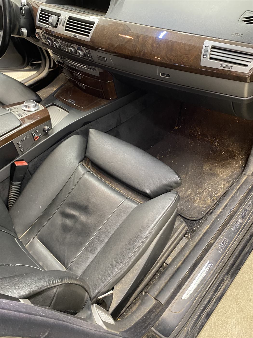 BMW 730d belső tisztítás előtte